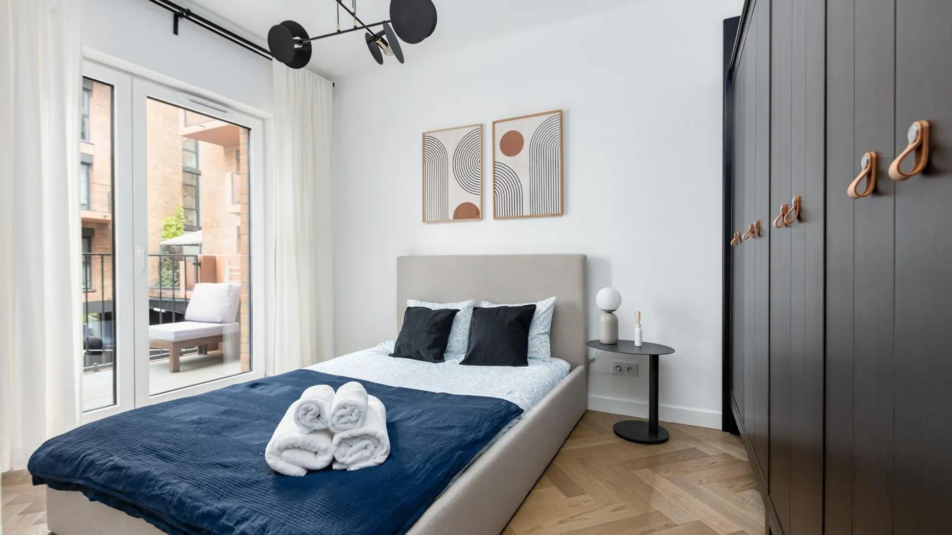 Apartment Szmulki Loft Warszawa By Aparo - Metro, Koneser, Stare Miasto, Dworce, Spacer Nad Wisla, Winda, Balkon