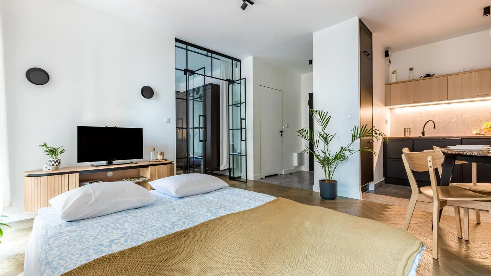Apartment Szmulki Loft Warszawa By Aparo - Metro, Koneser, Stare Miasto, Dworce, Spacer Nad Wisla, Winda, Balkon